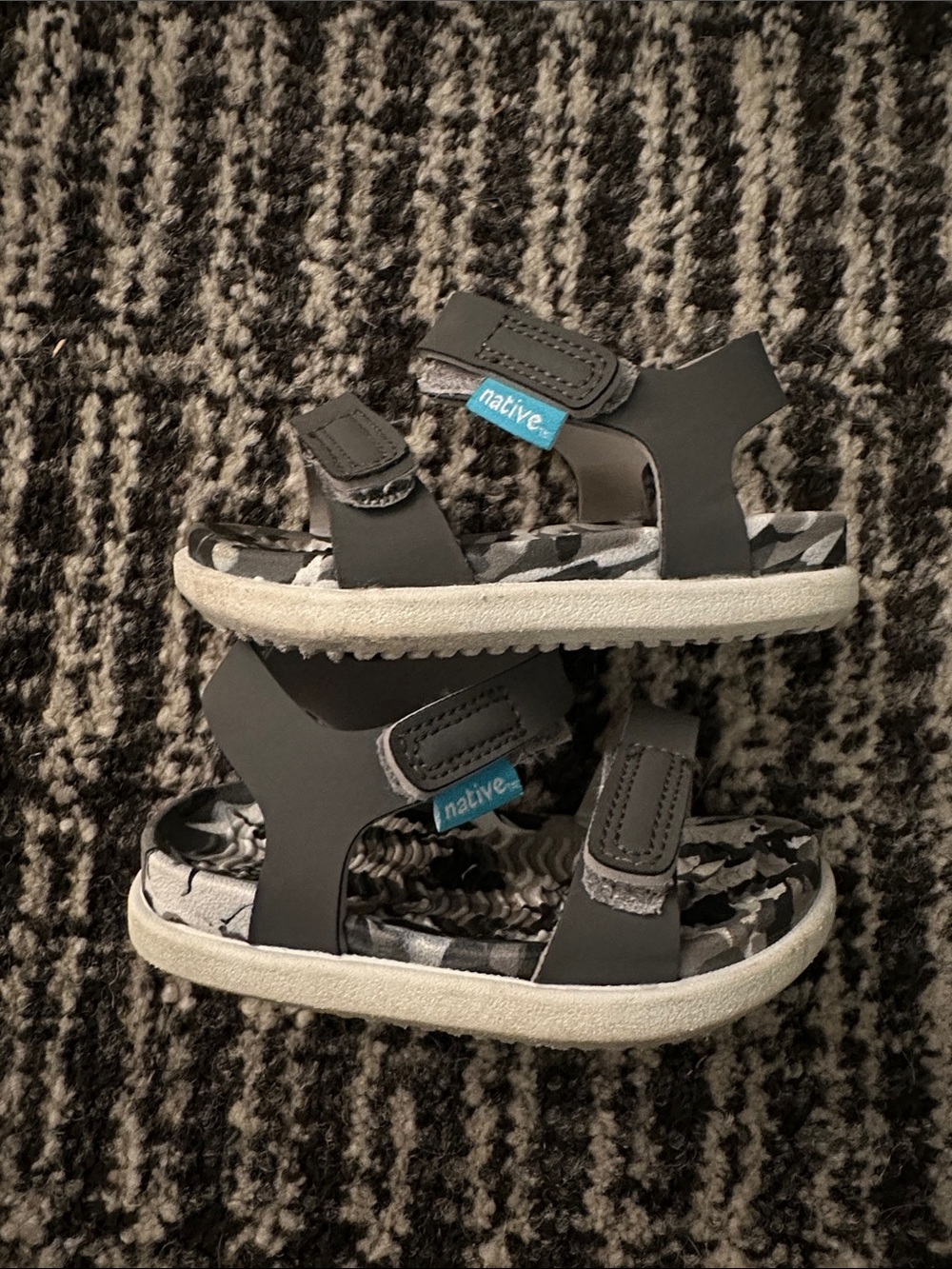 Native Sandals - Picture 2 of 3